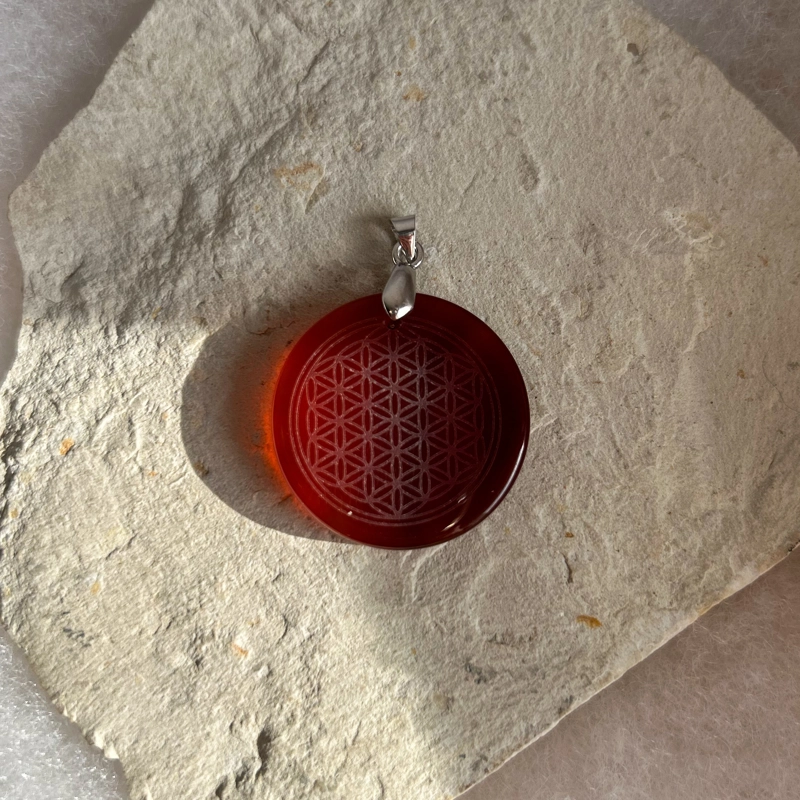 pendente in pietra + fiore della vita